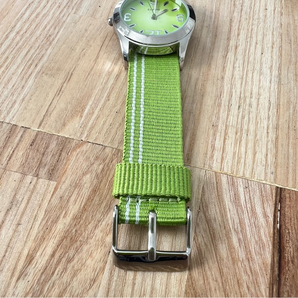 Unbranded lime green fashion watch NEW BATTERY - Picture 3 of 7